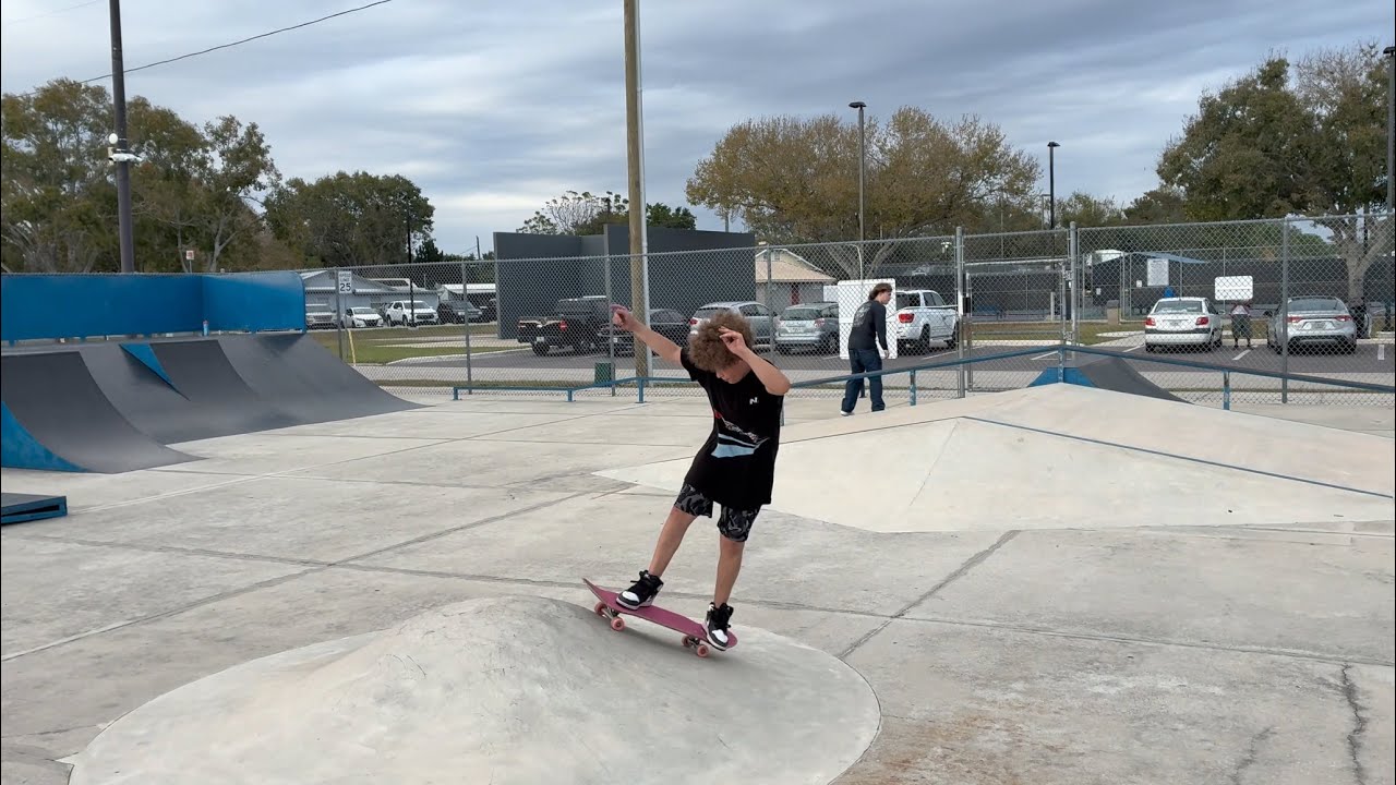 Teaching My Friend How To Skateboard!
