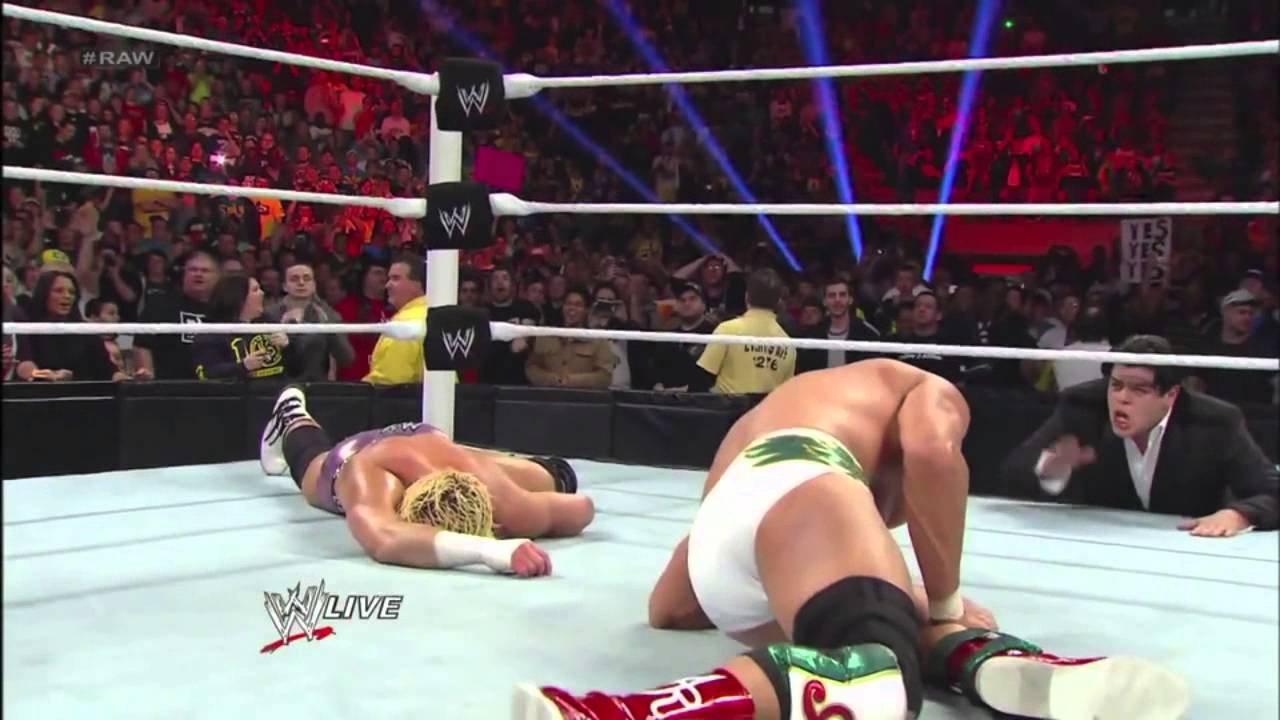 Dolph Ziggler Cashes In Money In The Bank 2013 [HD]