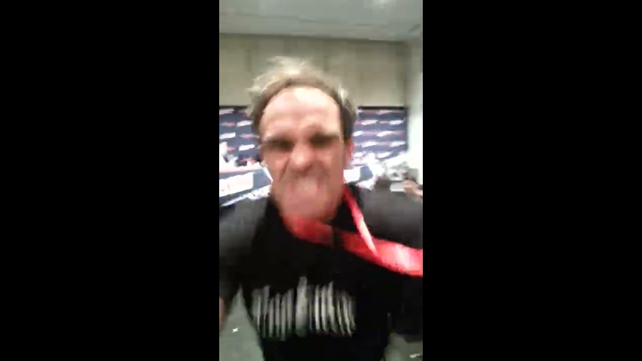 Тревор Филлипс (Стивен Огг) из GTA 5 говорит мне: «Иди нафиг» на NY Comic Con 2013 (оригинал)
