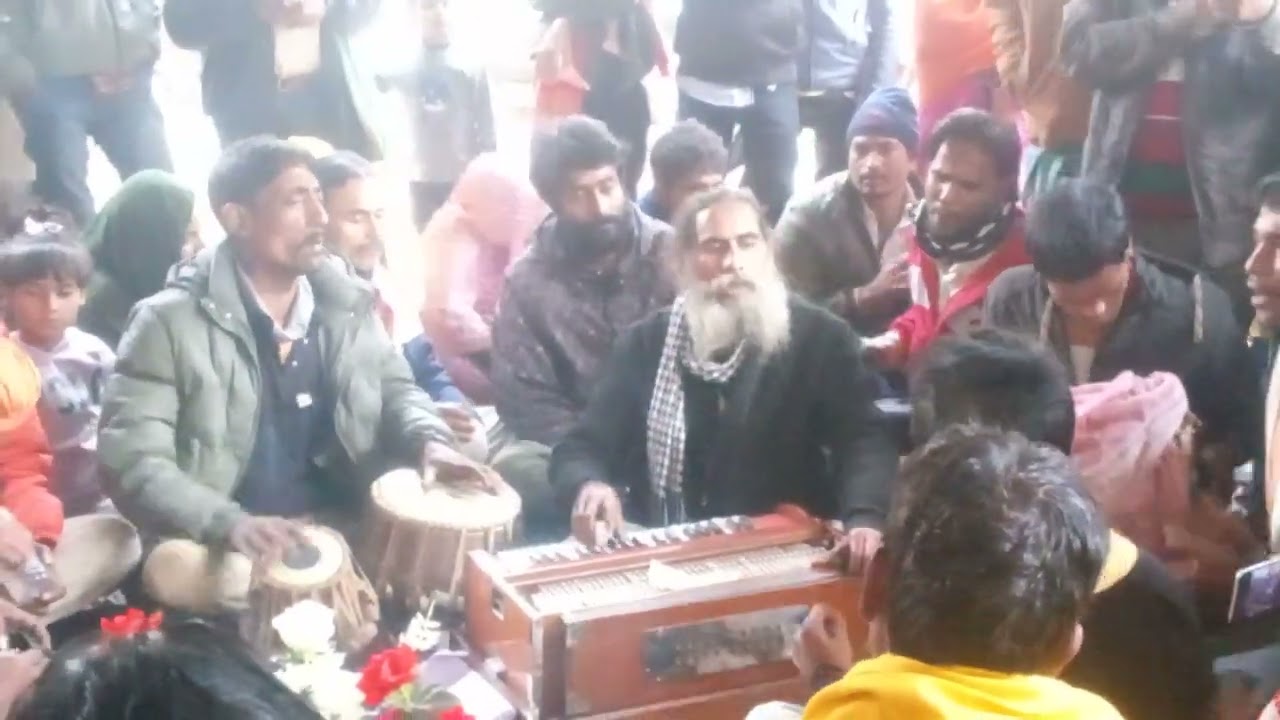 কেউ বলে আল্লাহ কেউ বলে হরি