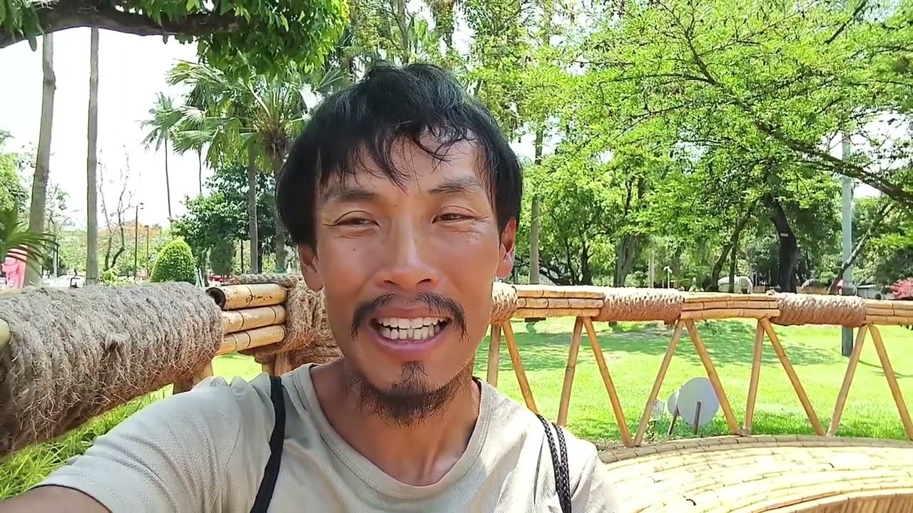 【马中骑行第50天】今天在清迈徒步逛了半天，去了一个沿着河流的小走道~
