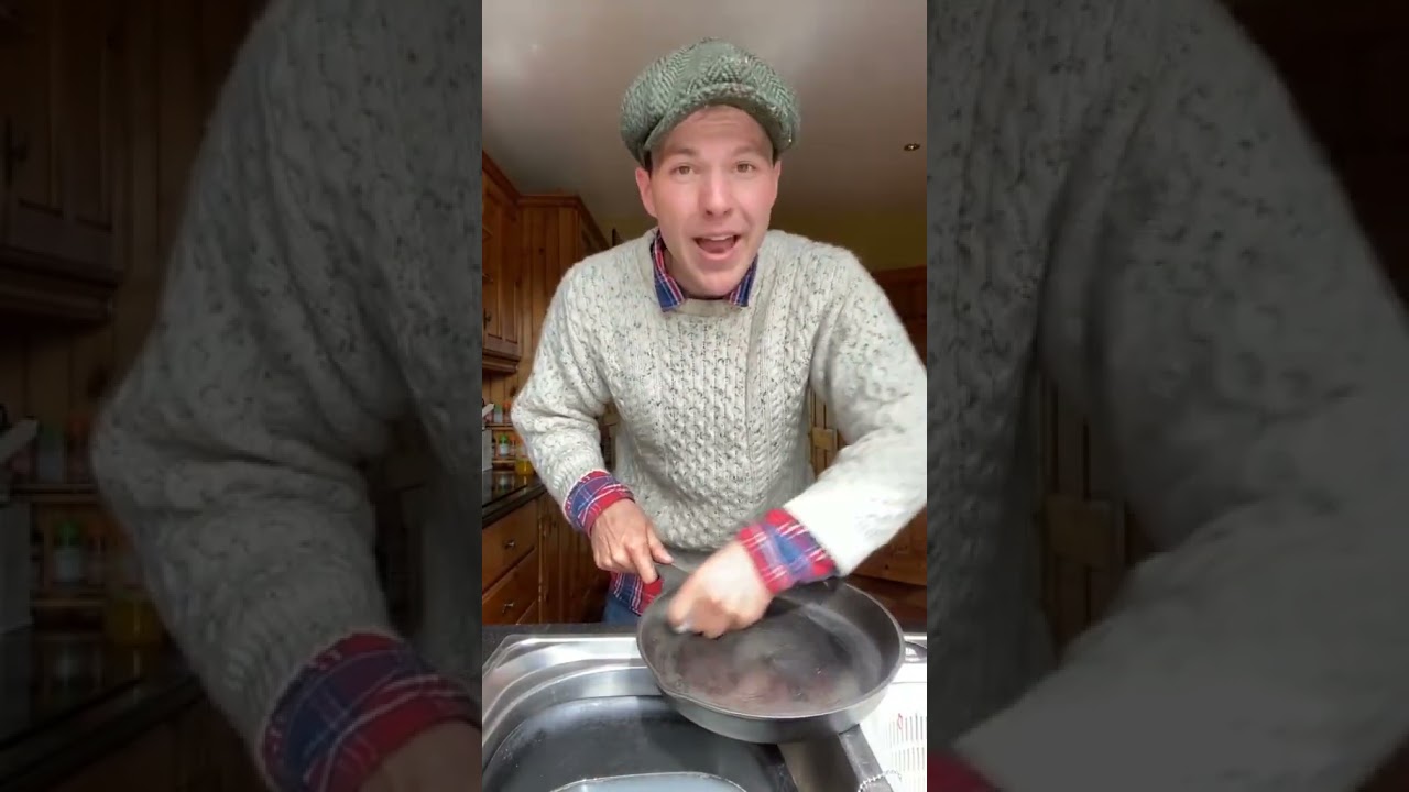 Restoring and Seasoning A Cast Iron Skillet #shortvideo #ireland #castiron #restoration