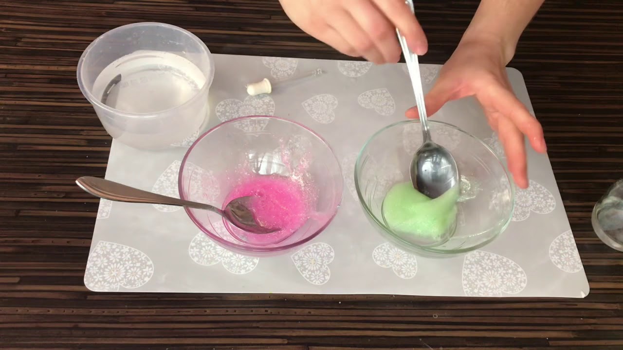 Testuję klej i aktywator Tubana do slime