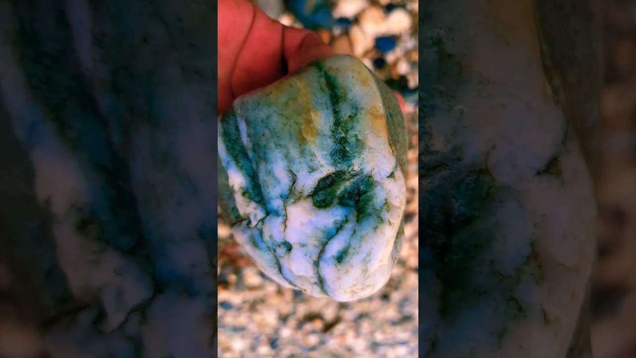 #gemstone #rockhounds #californiaadventures #californiarockhounding #rocks #crystals