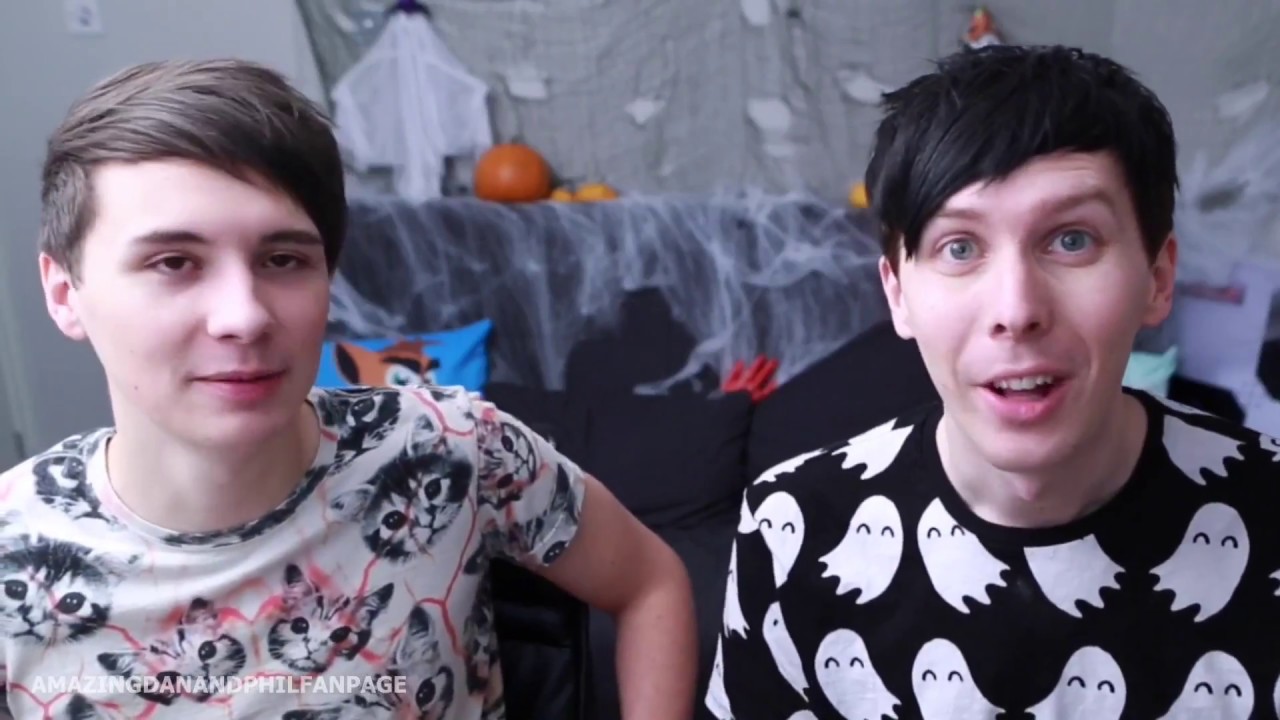 DAN AND PHIL CRACK 20! -Spooky edition