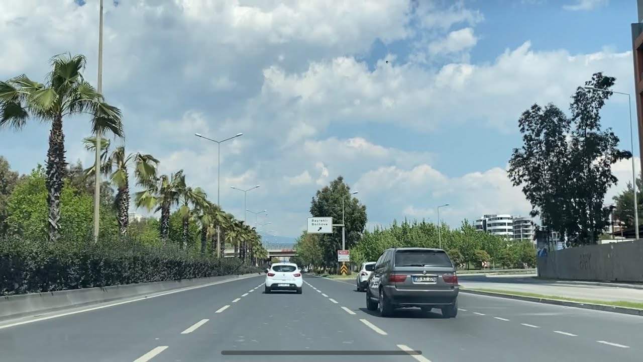 İzmir’de güneşli bir bayram günü, Ramazan Bayramı’nda araba turu - 21 Nisan 2023 Cuma