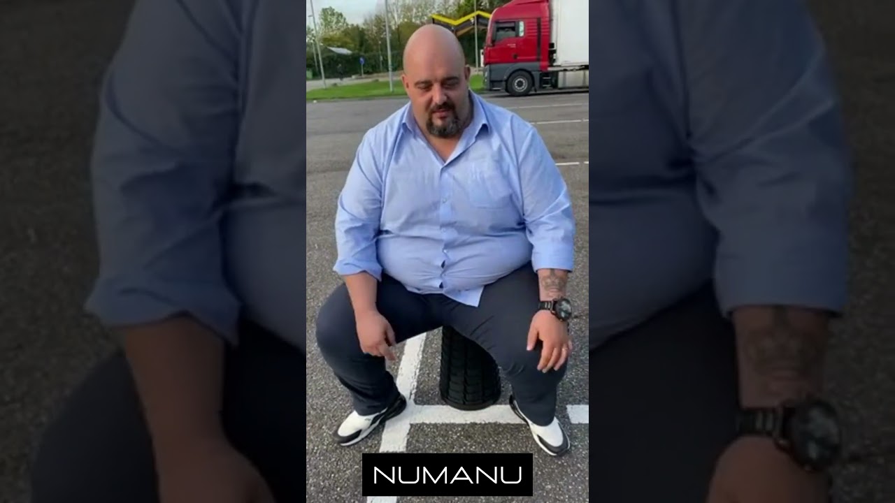 NUMANU Collapsible Stool Weight Load Bearing Test, Foldable Telescopic Seat with a Lifetime Warranty