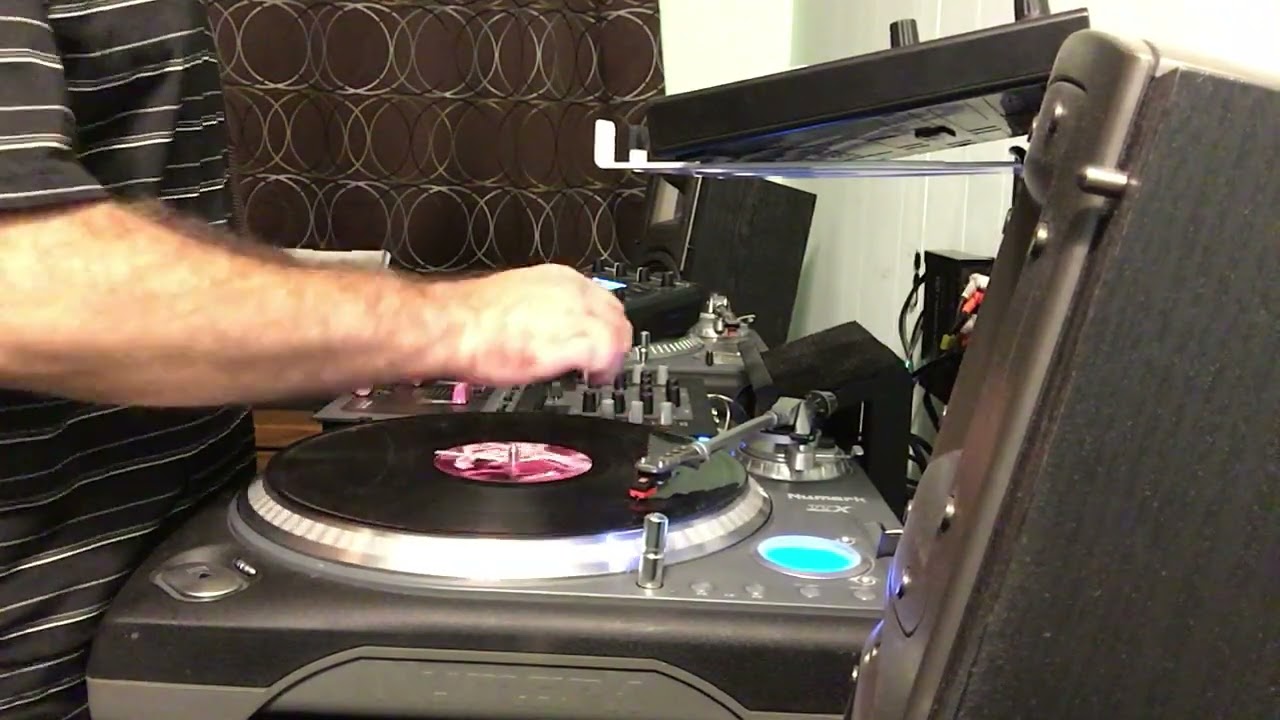 Scratch cutz on the TTX and Rane Loop on the SP404MK2