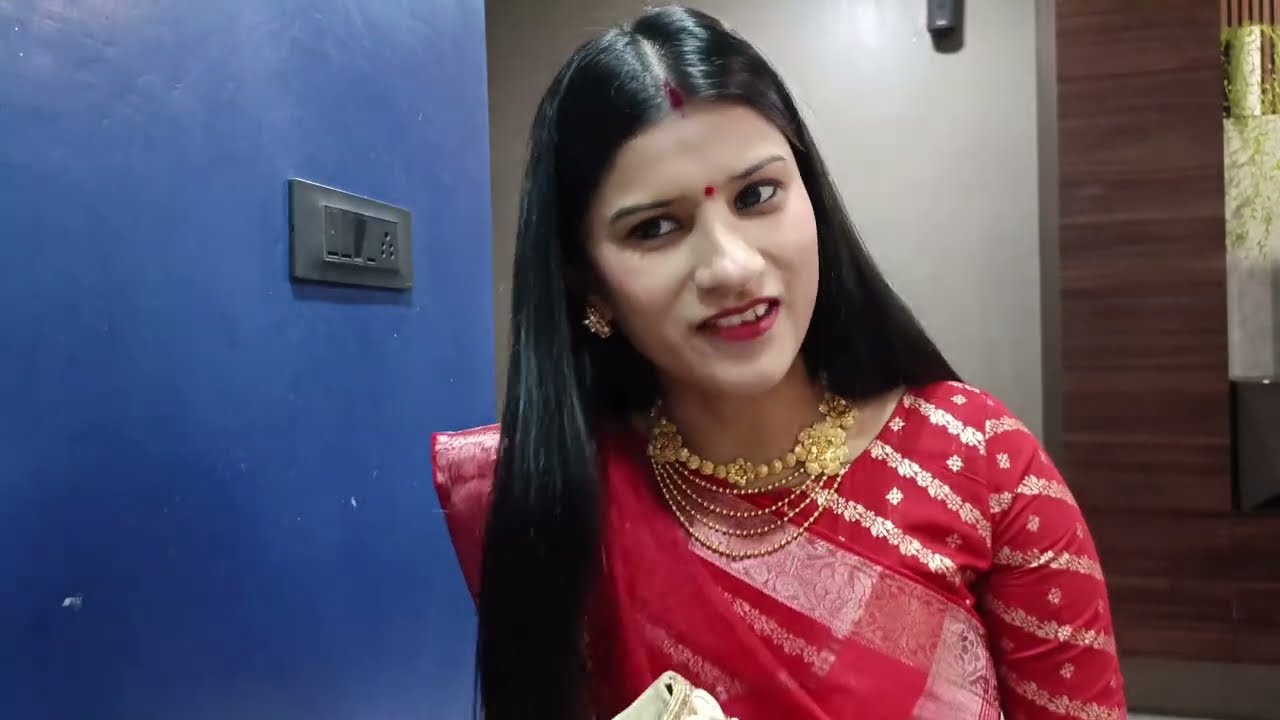 લગ્નમાં જવા માટે તૈયાર #grwm #merrige #grwmoutfit #grwmmakeup #fashion #tranding #organzasarees #red