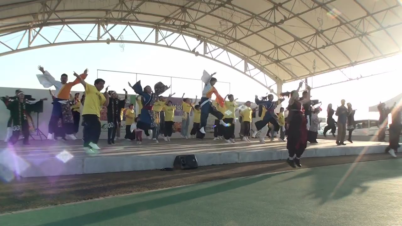 総踊り「tomoni」 2026.3.1 「第10回筑西YOSAKOI祭り」道の駅グランテラス筑西　野外ステージ演舞です。