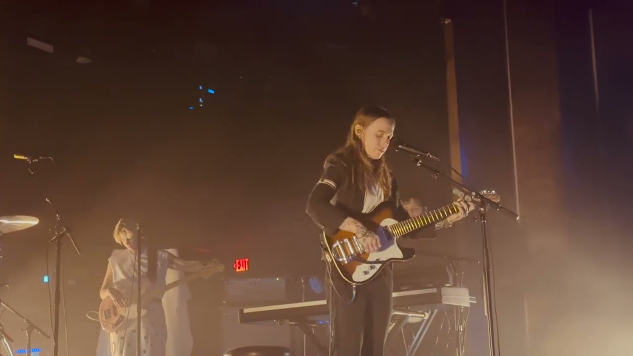 Julien Baker - Middle Children (Live @ The Bellwether)