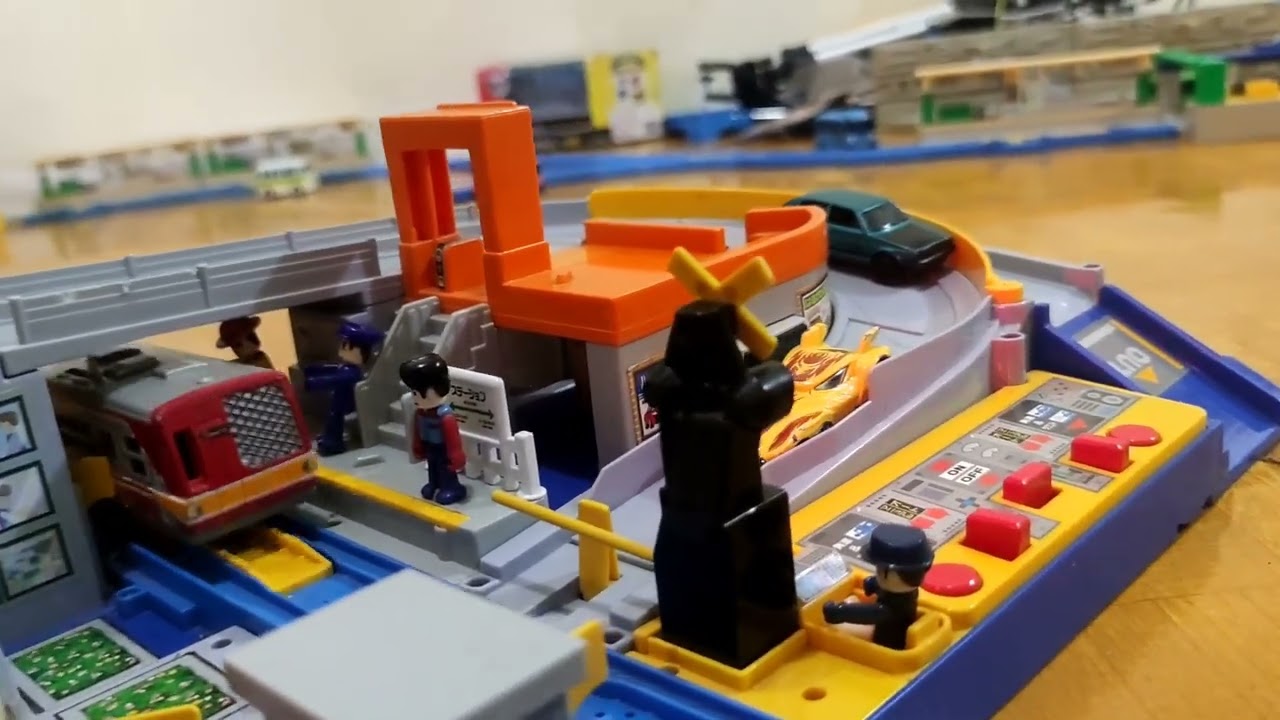 bermain kereta api krl newlivery. play train krl newlivery TM6000. 電車を再生するkrl new livery- kids