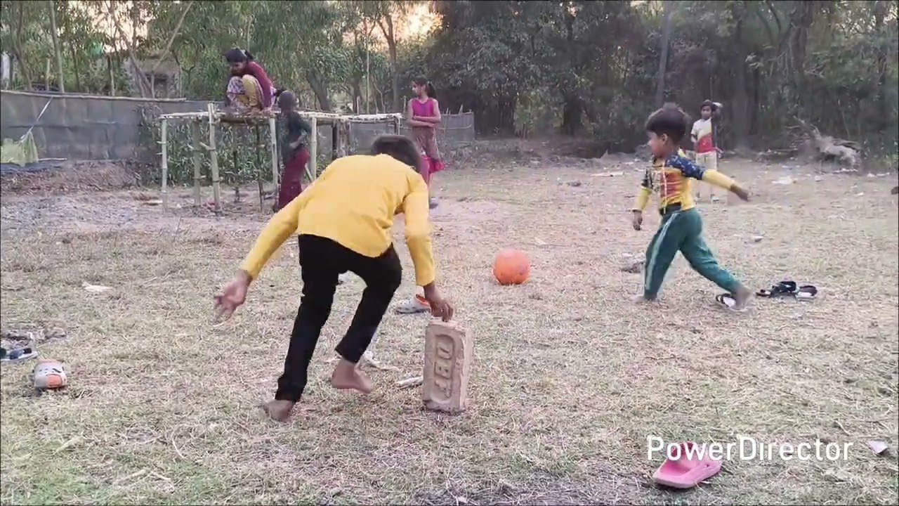 Bacche logaka khal। বাচ্চা দের খেলা। Village boy kajal।