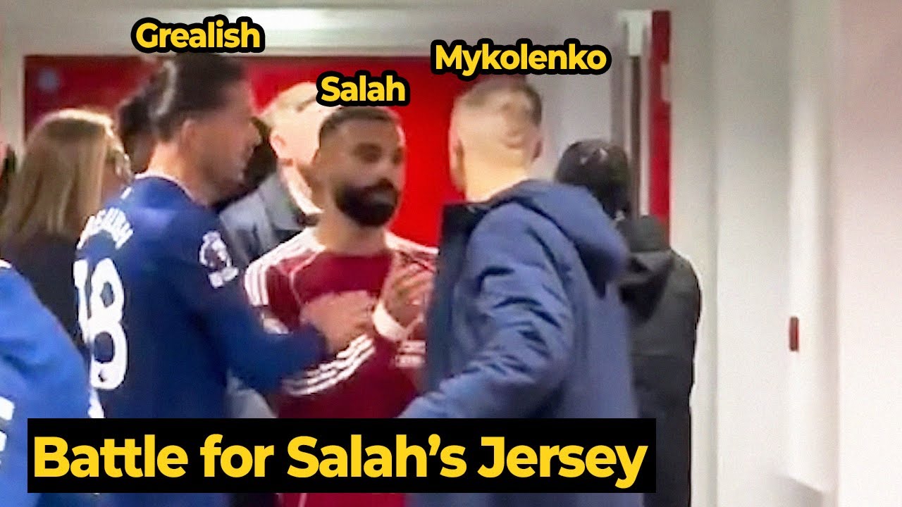 Niepublikowane nagranie wideo, na kt&oacute;rym Grealish i Mykolenko poprosili o koszulkę Mo Salaha po m...