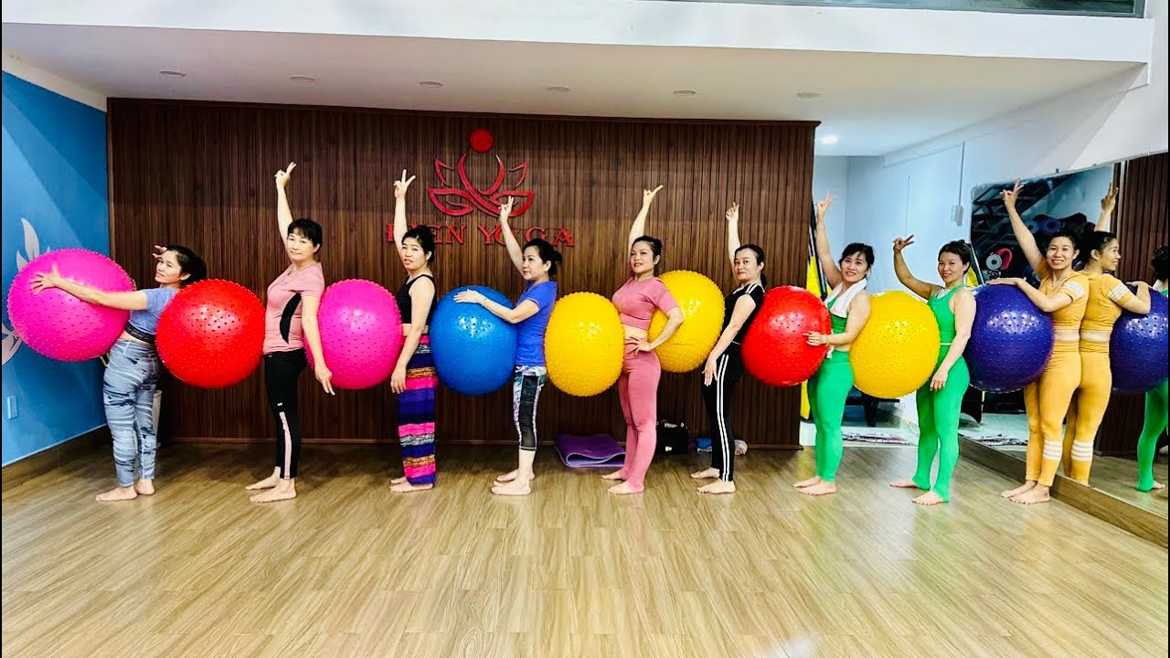 Funny games. Yoga practice with ball. Fun after yoga. Games for happiness. Ball yoga, group yoga