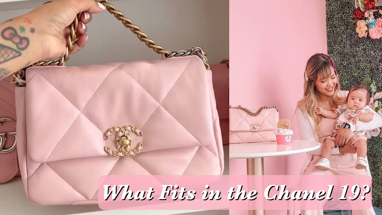CHANEL 19 WHATS IN MY BAG? ♡ Also Wear & Tear Update & How to Shorten Strap ♡ xsakisaki