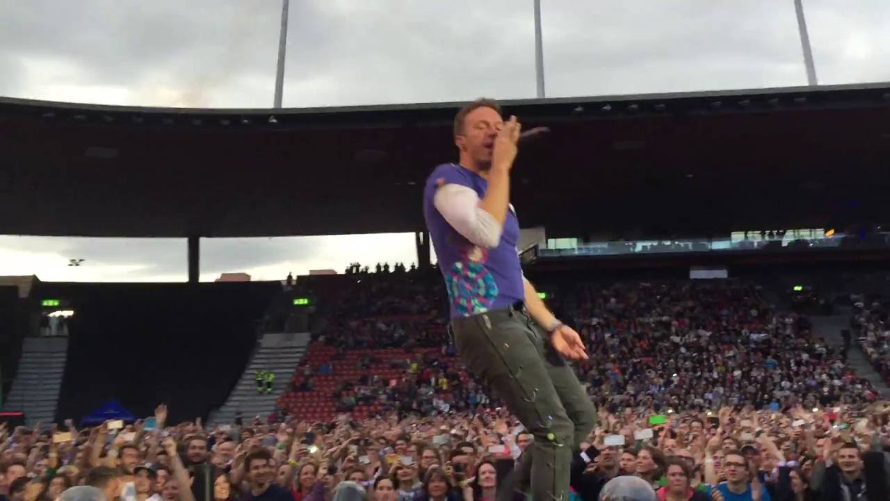 COLDPLAY - A HEAD FULL OF DREAMS live @ LETZIGRUND STADIUM ZURICH  - 11.06.2016 [HD]