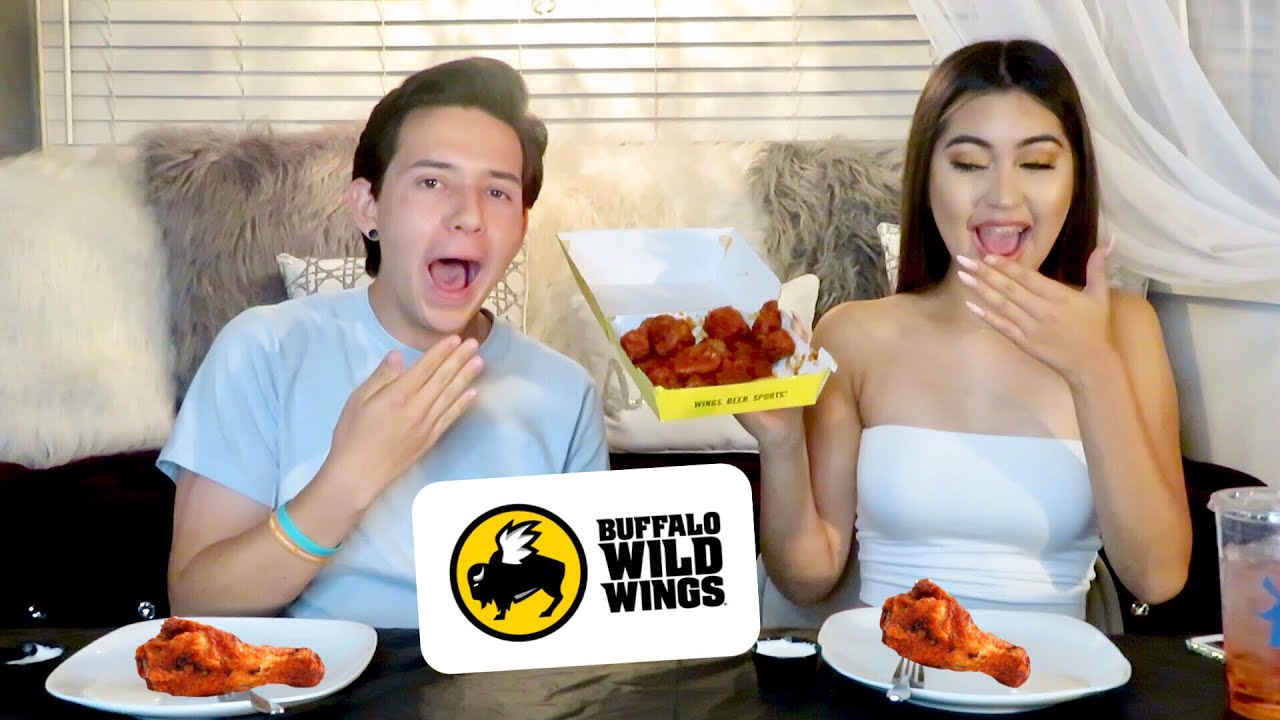 BLAZIN BUFFALO WILD WINGS CHALLENGE!!!!😱