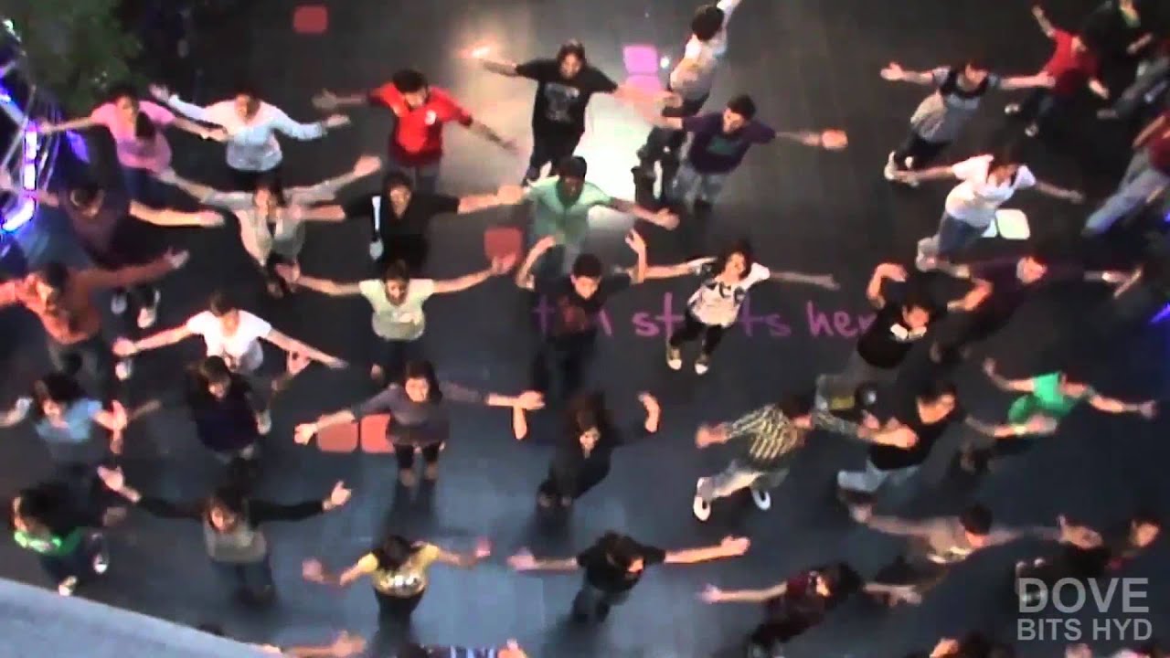 FLASH Mob at City Center, Hyderabad by BITS Pilani Hyderabad students | Pearl 2012