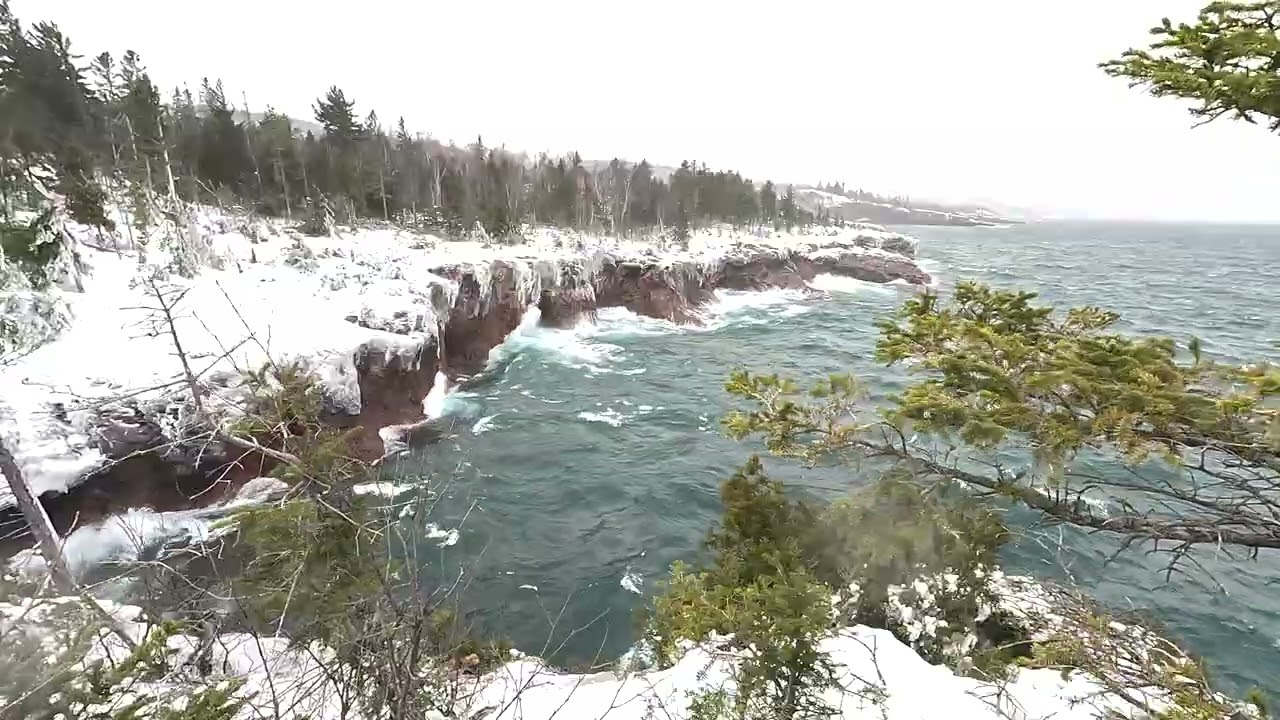 Lake Superior waves at Tettegouche State Park
