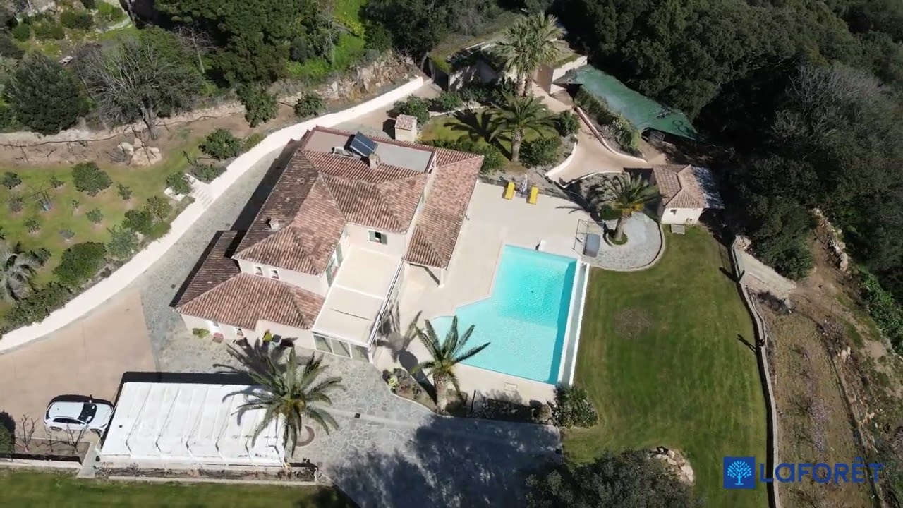 Villa d'exception, Alata 7 pièces 348 m2 - Laforet AJACCIO