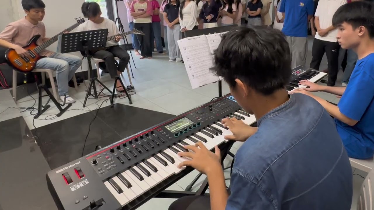 Mashup Rao ra năm bình an & Bài ca ngợi khen & Ân điển | Band Thiếu Niên Nguyễn Tri Phương