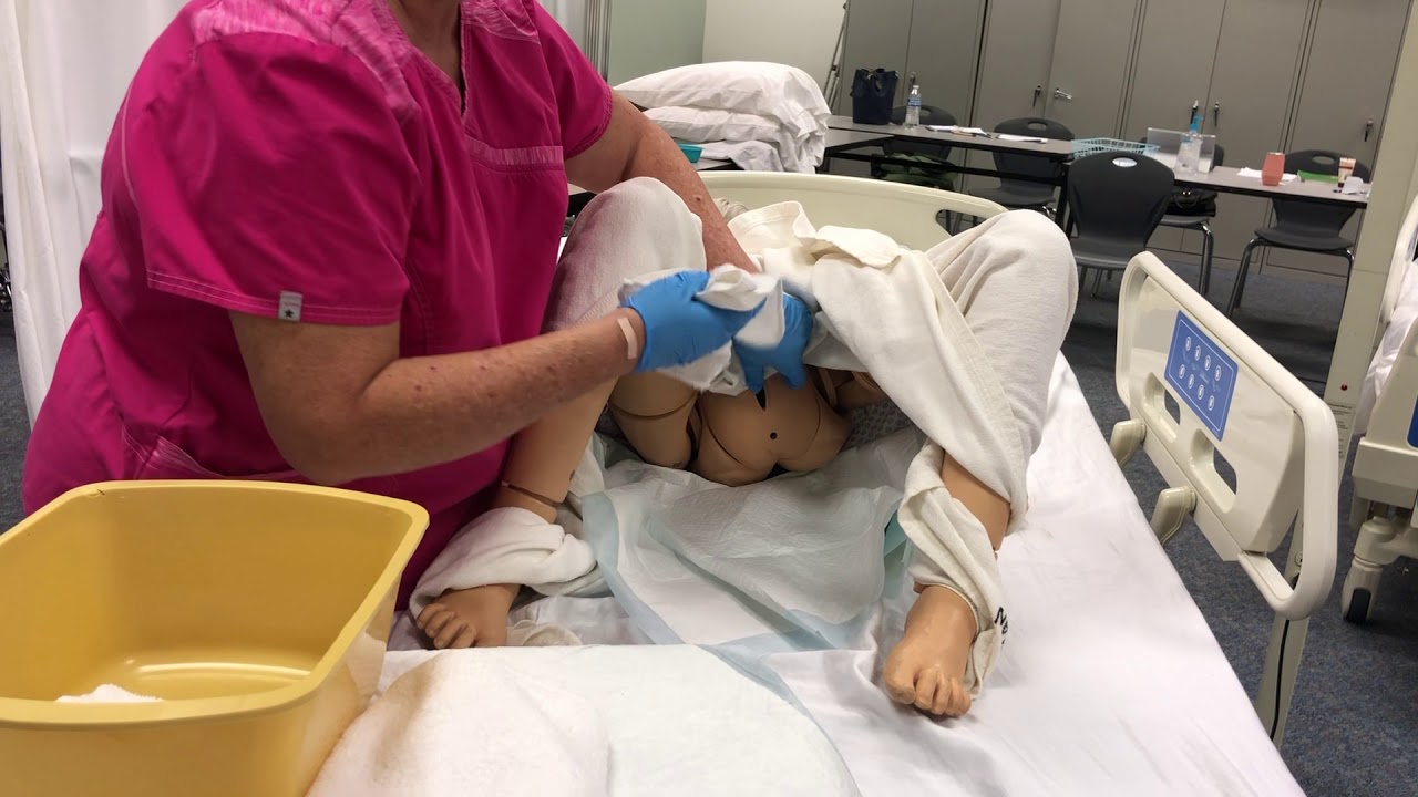 CNA Skills # 12 : Give the Resident Perineal Care (Female Resident)