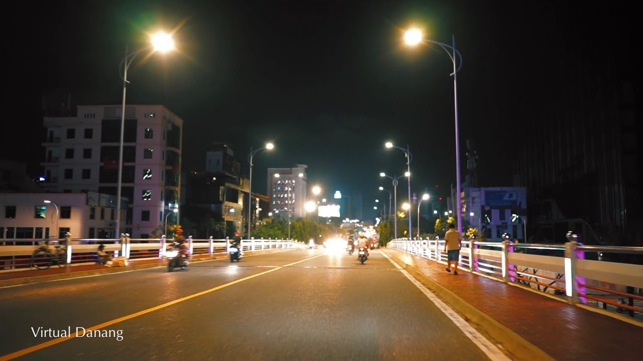 Cầu quay sông Hàn về đêm | Đường thời trang Lê Duẩn | Da Nang, Vietnam