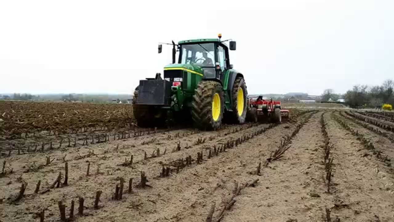 John Deere 6910