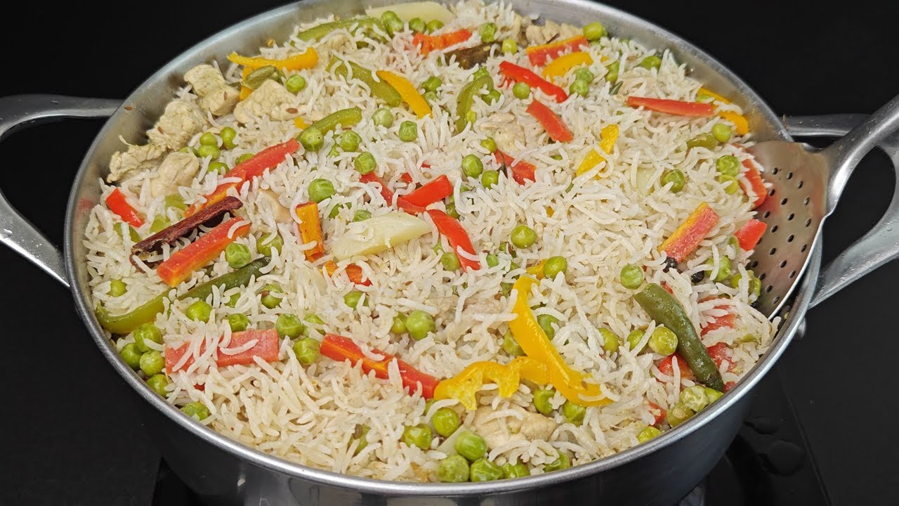 Chicken Veg Pulao | Winter Special White Chicken Veg Pulao | चिकन वेज पुलाव