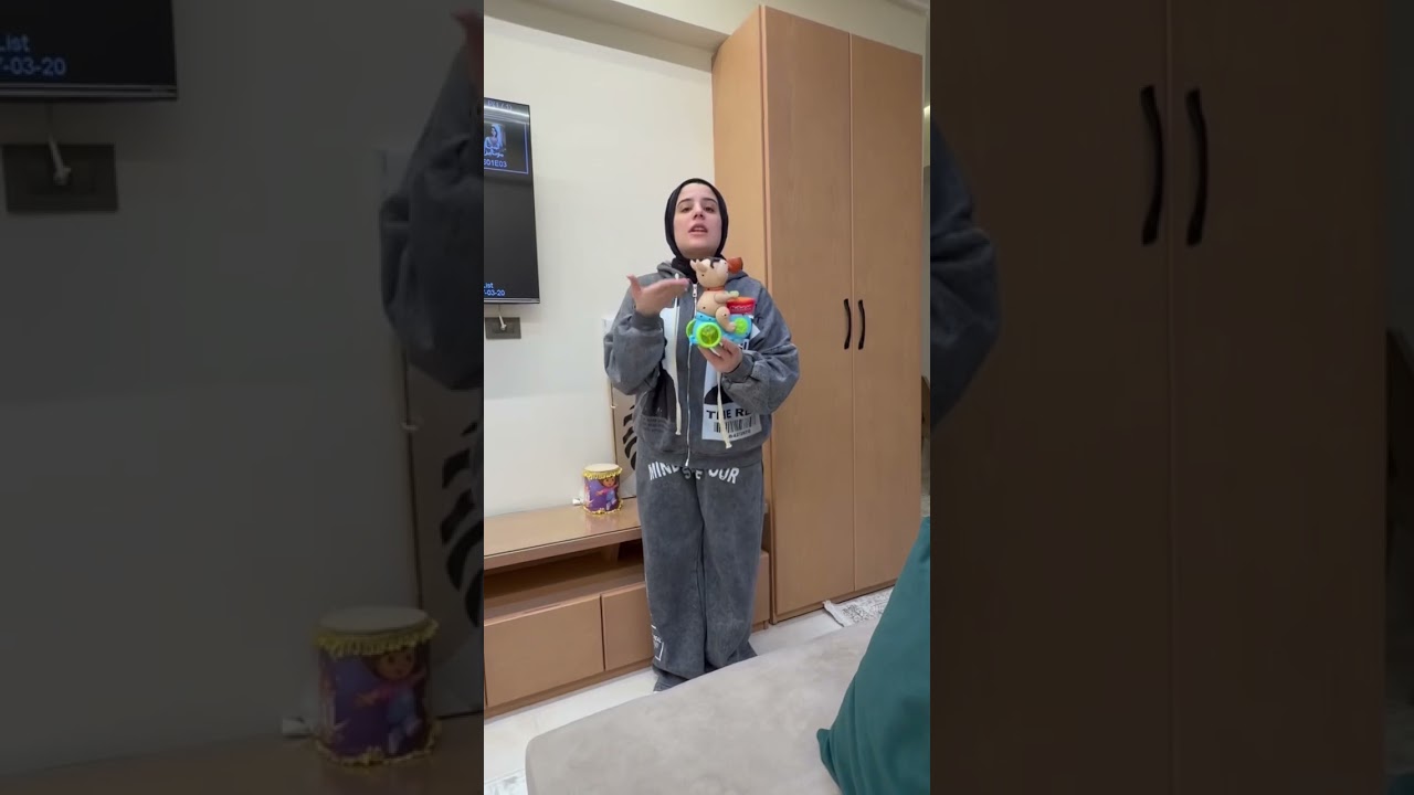 لما نتعارك انا وامي علشان جابت فانوس لسند وأنا لا 😂