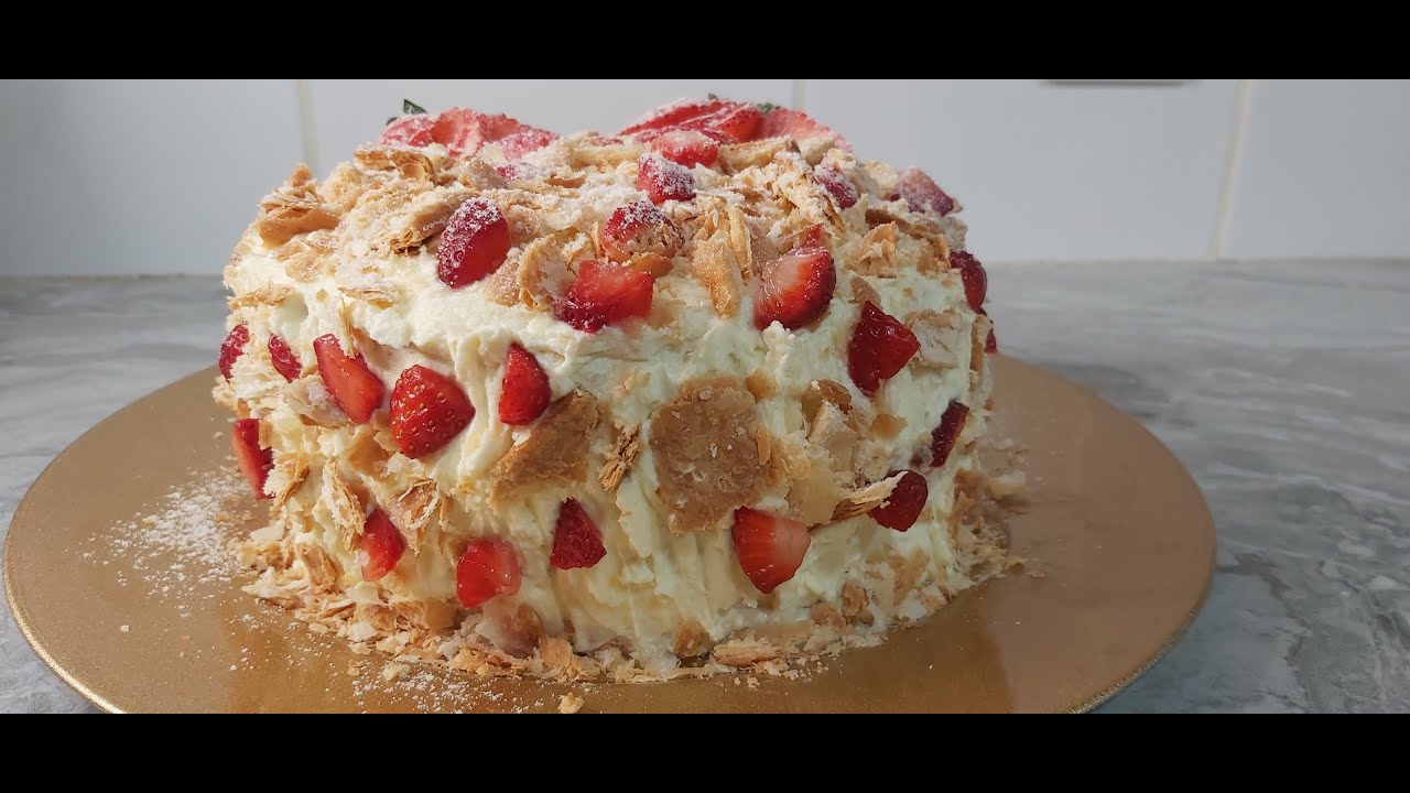 SPONGE CAKE WITH MILK POWDER WHIPPED CREAM
