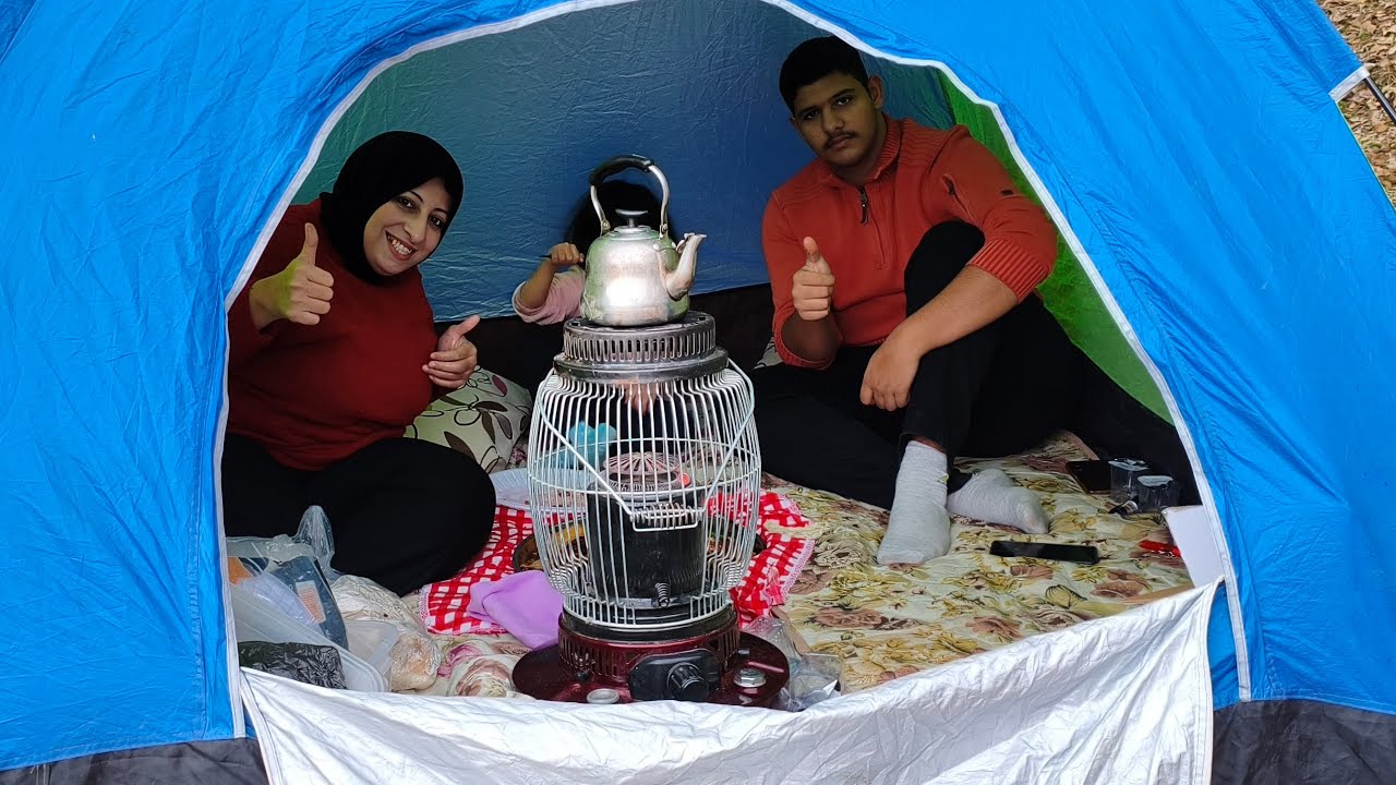 تخييم تحت المطر وأجواء شتوية فول