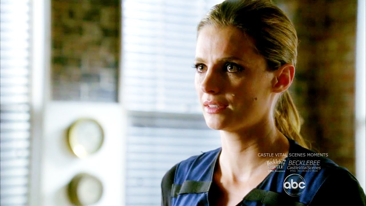 Castle 5x21 Moment:  Beckett Tells Castle &ldquo;I Love You&rdquo; First Time - Rick Returns w Coffee (Still)