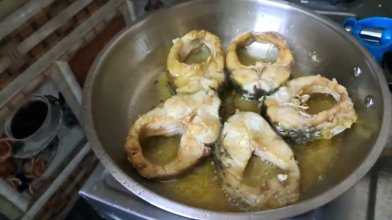 Fish curry #  fish fry # చేపల  పులుసు #😋😋😋