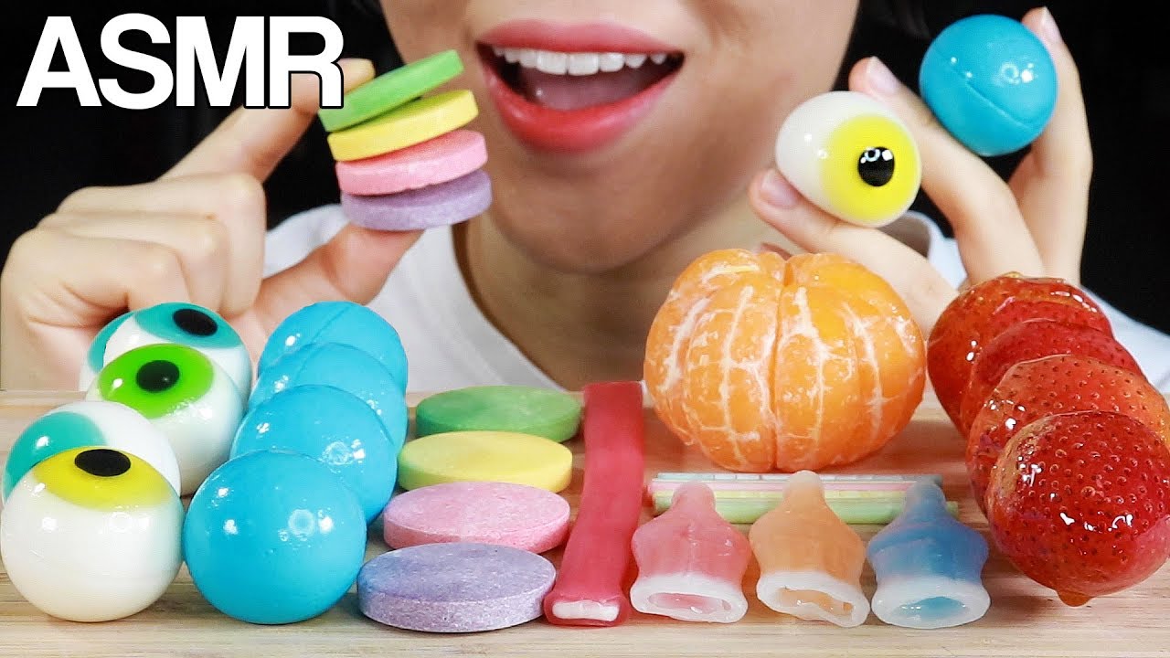 ASMR EYEBALL PLANET GUMMY GIANT CHEWY SWEETARTS NIK-L-NIP FROZEN CANDIED FRUITS EATING MUKBANG