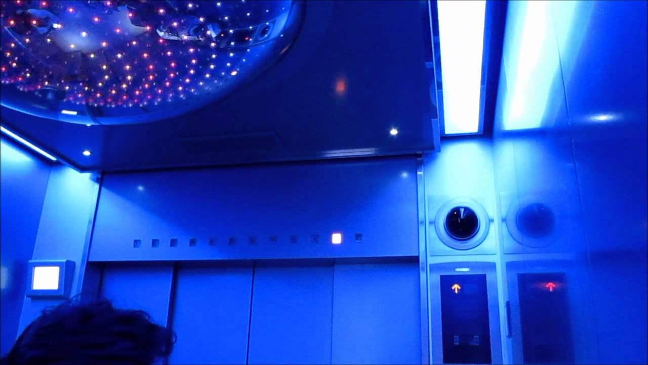 東京タワーエレベーター　大展望台への上りと下り