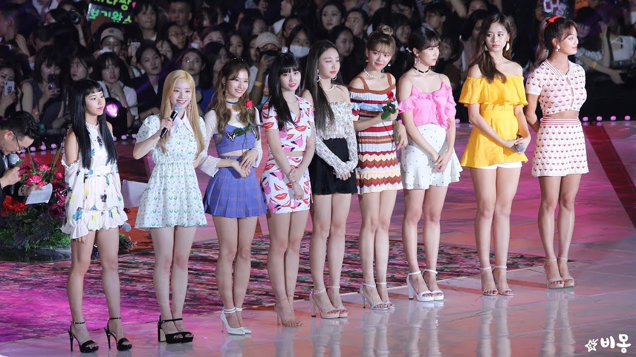 180801 트와이스(TWICE) 플라워 카펫 (Flower Carpet) [2018 KMF] 4K 직캠 by 비몽