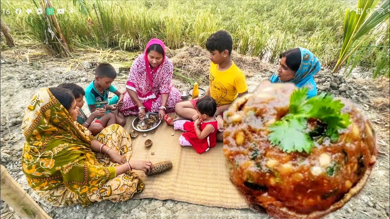আজ সবাইমিলে পুকুর ধারে বসে পাকা বেলমাখা খেলাম