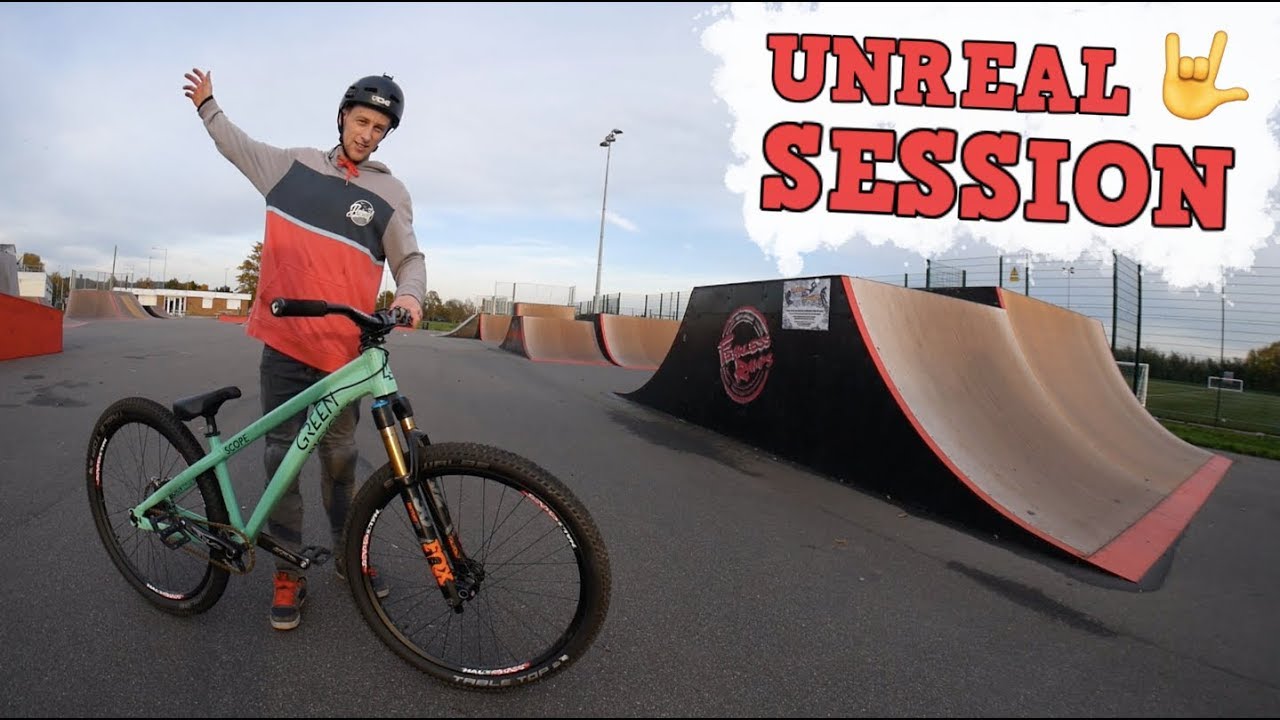 The *BEST* outdoor skatepark in the UK? - MTB SESSION!