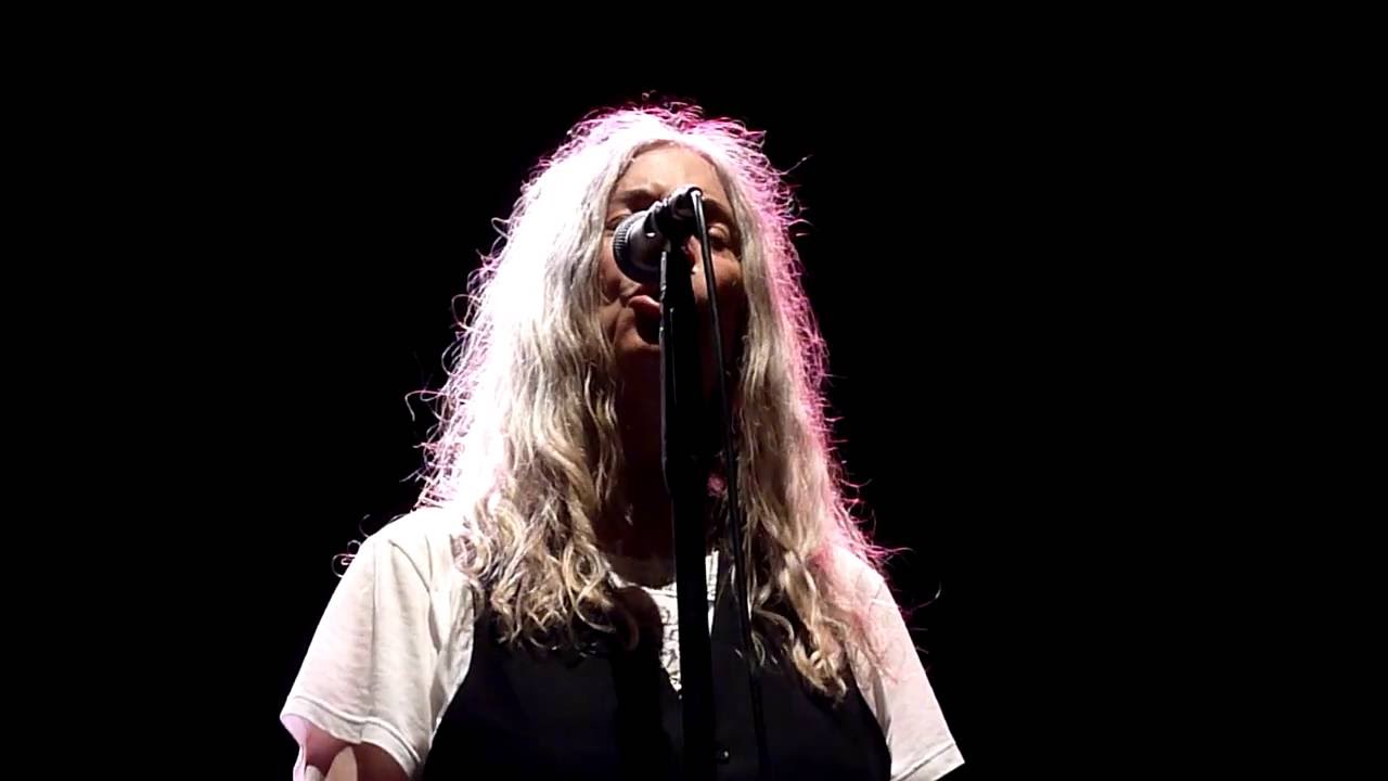 Patti Smith -- PERFECT DAY (Lou Reed) -- Lichtburg - Essen -- 10 august 2016