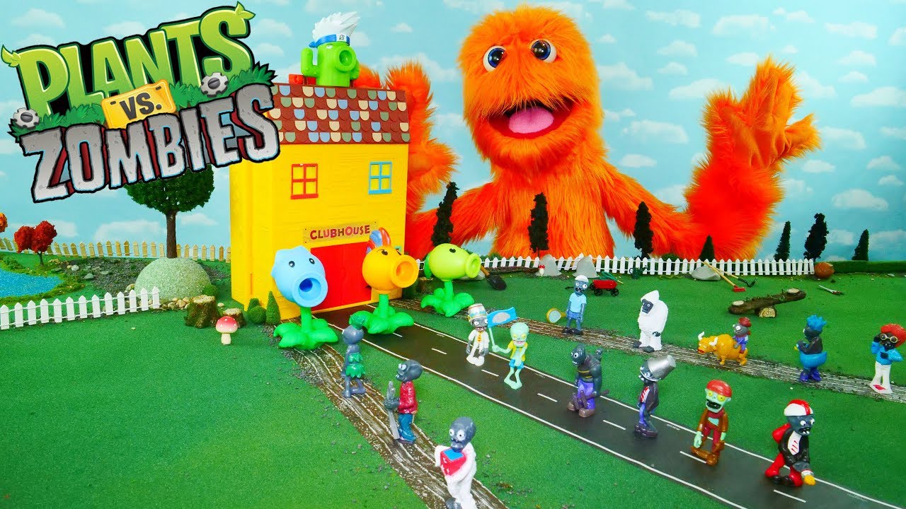Plants vs Zombies Part 3 🧟🌱 Pretend Play with Fuzzy Puppet
