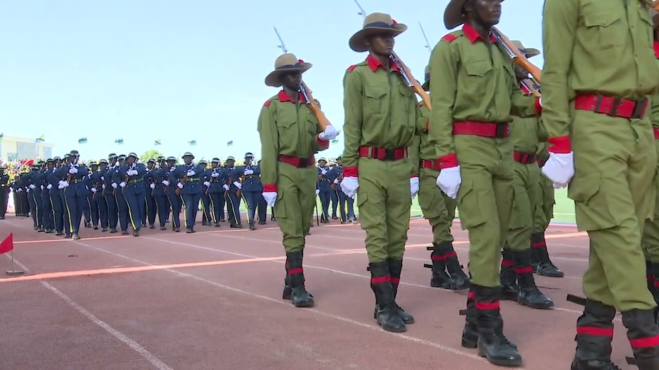 Gwaride la Maadhimisho ya Miaka 61 ya Mapinduzi Matukufu Zanzibar Uwanja wa Gombani Pemba