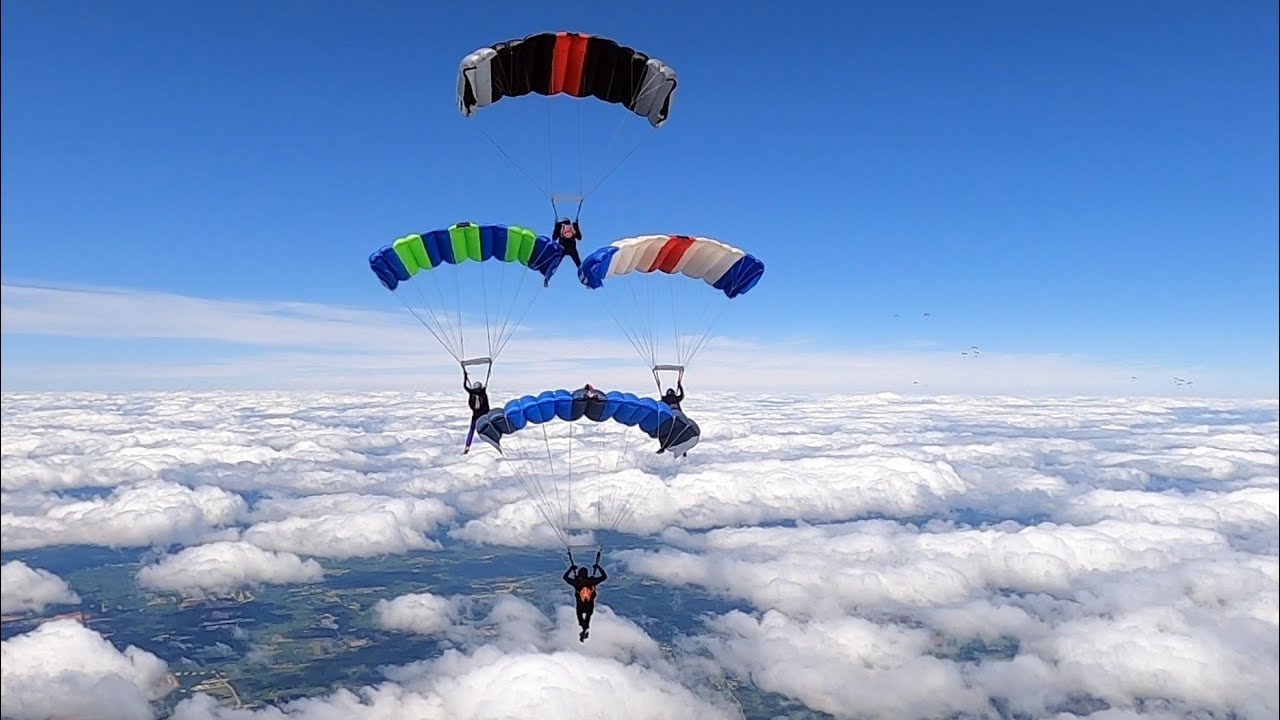 Skydive #412 - CRW Camp / Andy, Eva, Don & Max (4-Way Diamond)