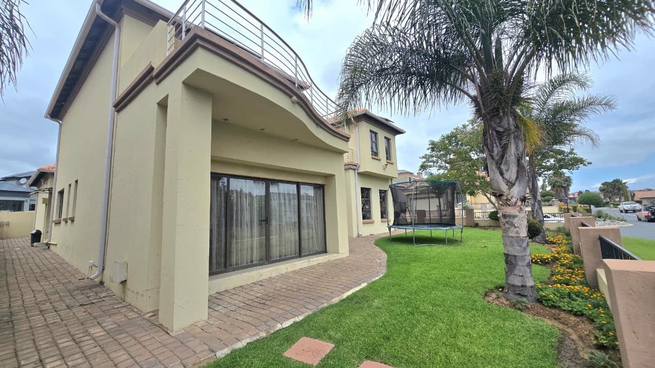 Modern 4-Bedroom Double-Storey Home for Sale in Blue Valley Golf Estate | R 4 400 000