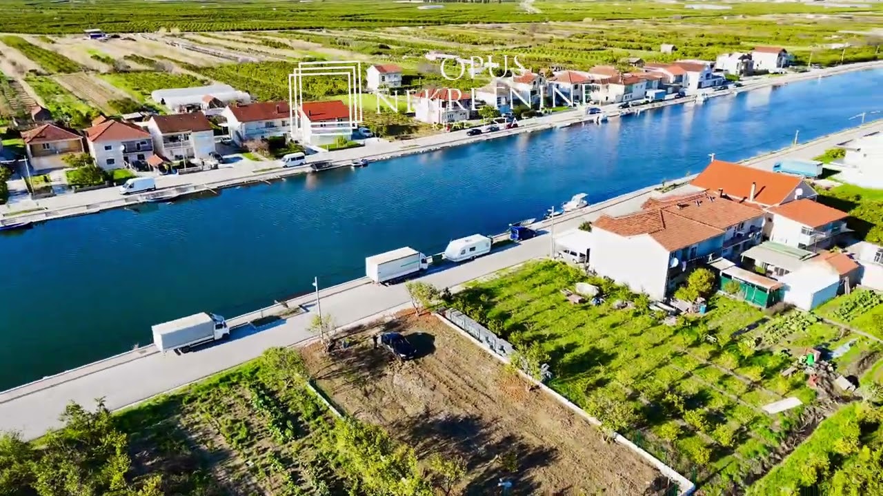 OPUZEN, VLAKA - gradevinsko zemljiste 692 m2 uz rijeku s građevinskom dozvolom  - OPUS NEKRETNINE