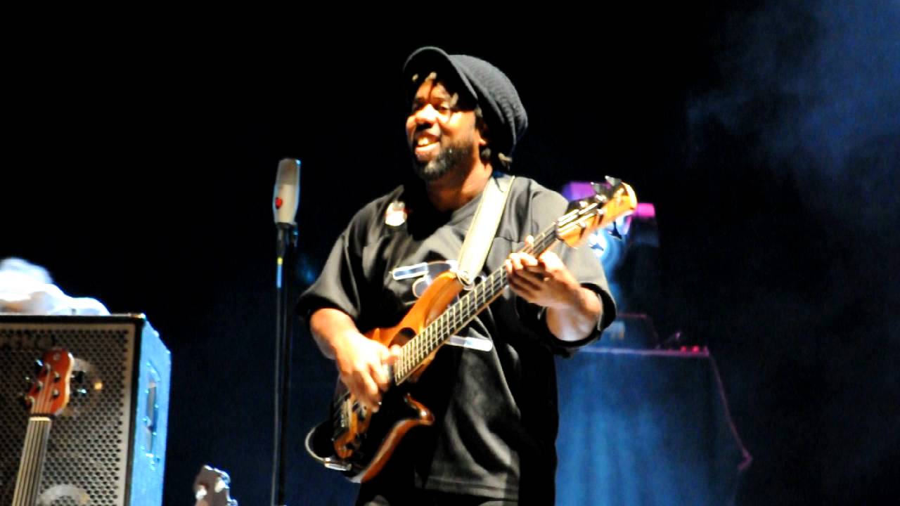 Victor Wooten - Sinister Minister Bass Solo (HD)