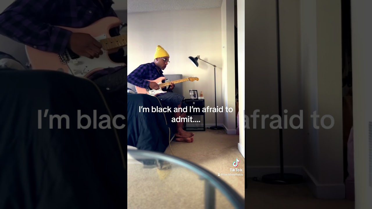Little solo idea haha #youtubeshort #guitar #lovingguitar #imblack