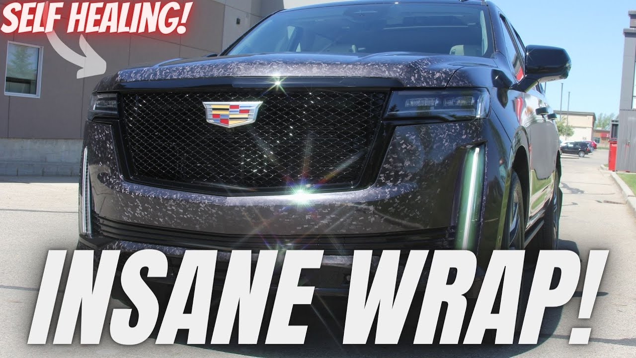 НОВАЯ ОБТЯЖКА! Cadillac Escalade Sport Platinum 2022 года – глянцевая виниловая пленка Forged Carbon