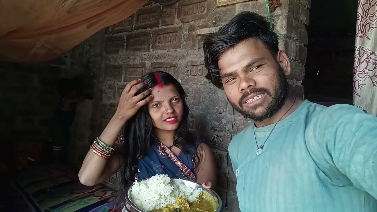 पति पत्नी मिलकर वायरल होने के लिए कर रहा है रोमांस# blog video